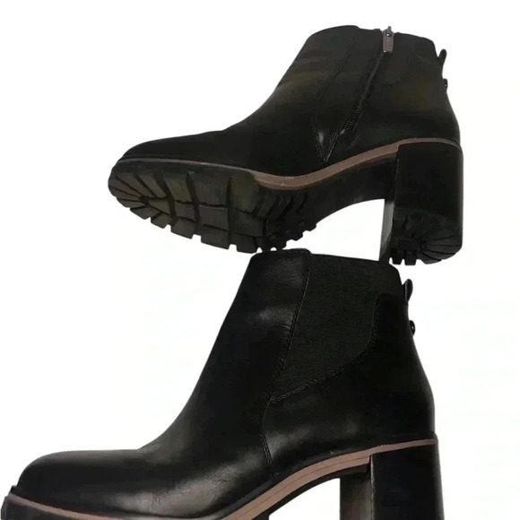 Vince Camuto Dustlie Goth 9M/40 Black Leather Ankle Bootie Chunky Heels Zip - Picture 4 of 9
